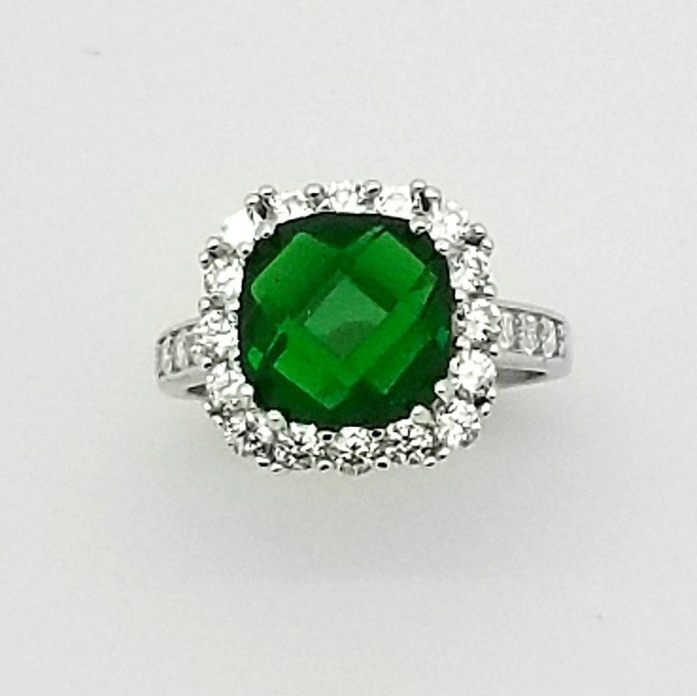 Emerald CZ Cushion Cut Ring Sz 8